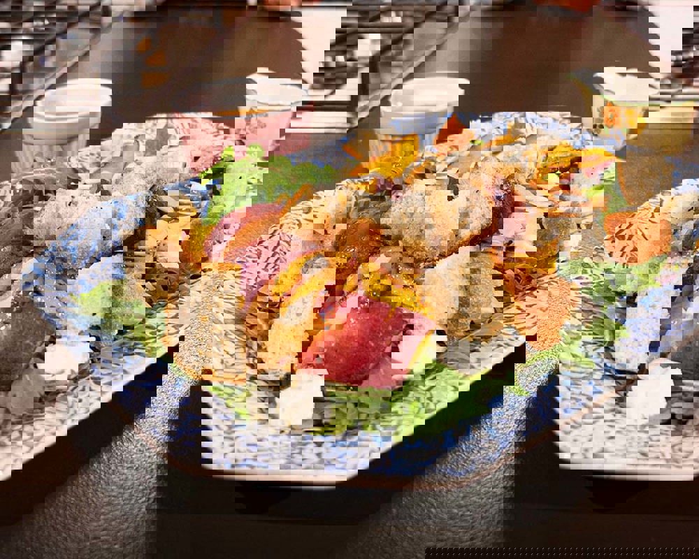 /uploads/components/newsarticle/PeachPanzanellaSaladd-61efe2e797555.jpg
